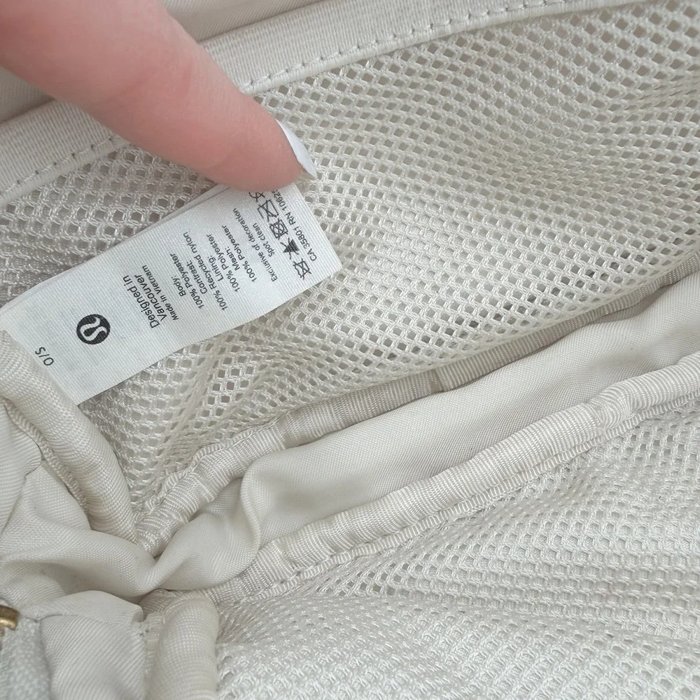 Lululemon Everywhere Belt Bag‎ Fleece White Opal/Gold Sherpa